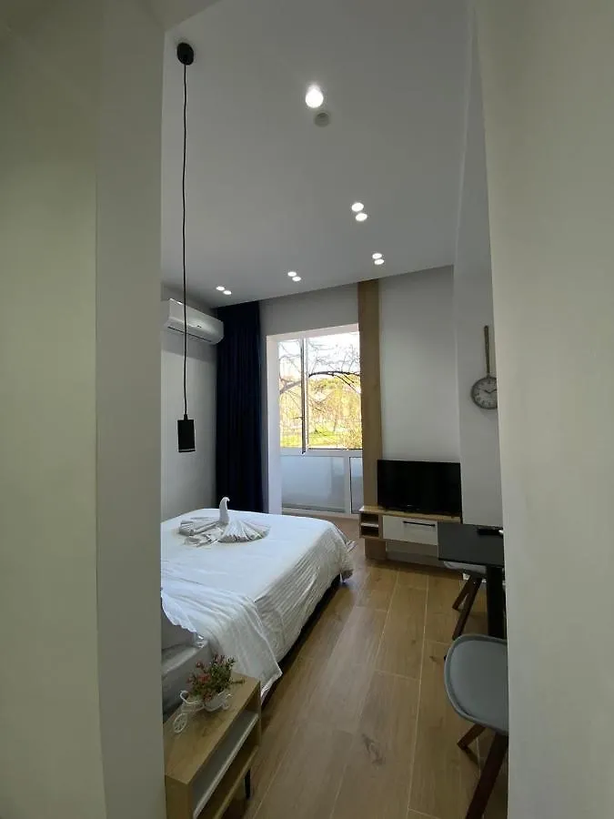 Apartament In Blloku In Front Of Taiwan Tirana Appartamento