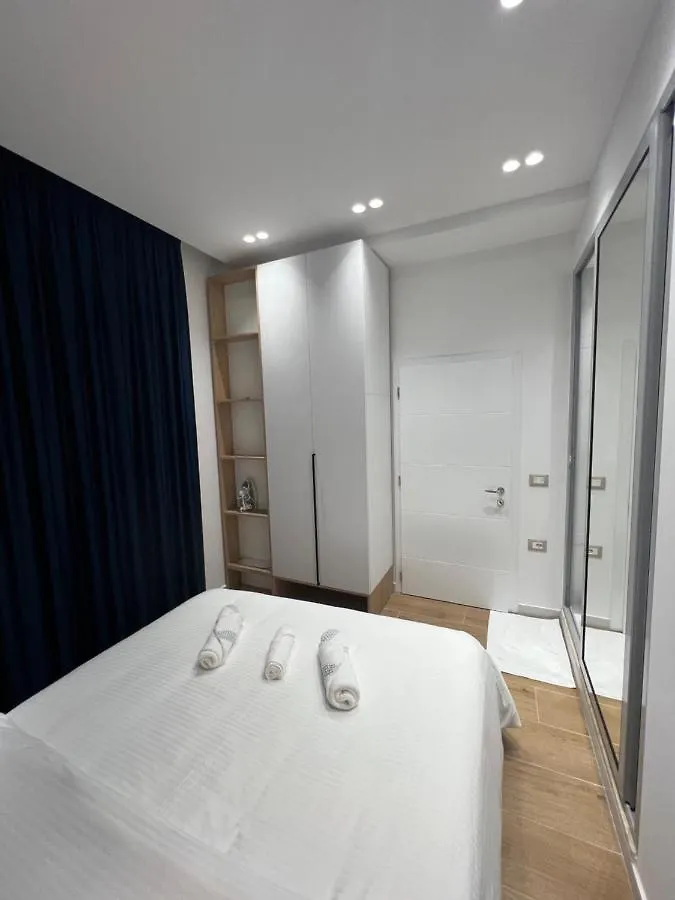 Apartament In Blloku In Front Of Taiwan Tirana Appartamento