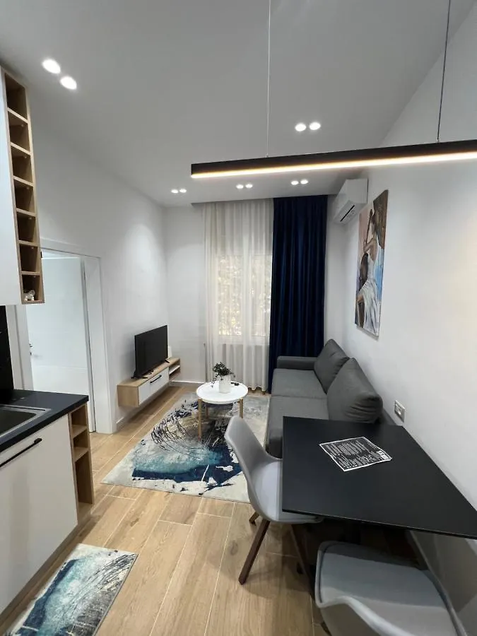 Apartament In Blloku In Front Of Taiwan Tirana