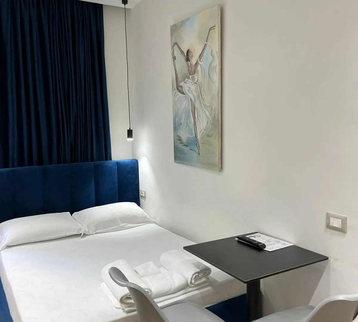Apartament In Blloku In Front Of Taiwan Tirana 0*,