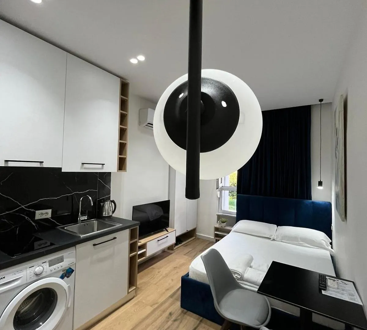 Apartament In Blloku In Front Of Taiwan Tirana