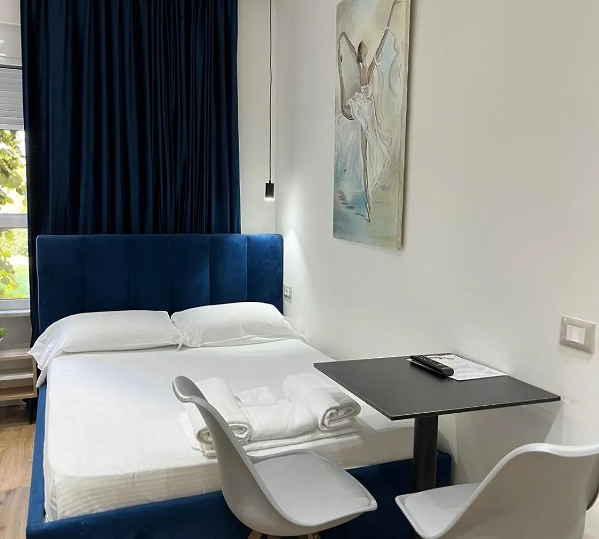 Apartament In Blloku In Front Of Taiwan Tirana 0*,