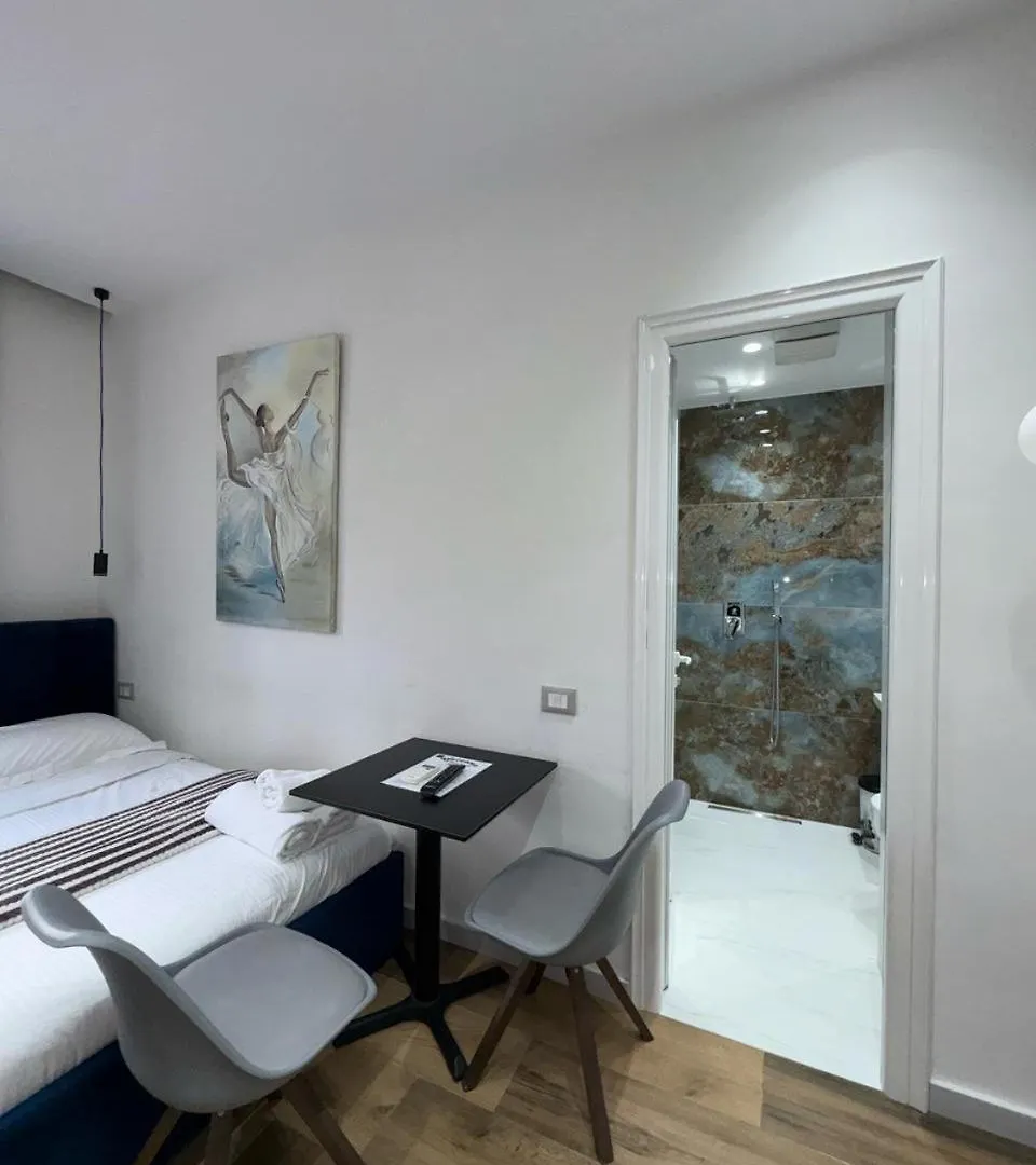 Apartament In Blloku In Front Of Taiwan Tirana Appartamento