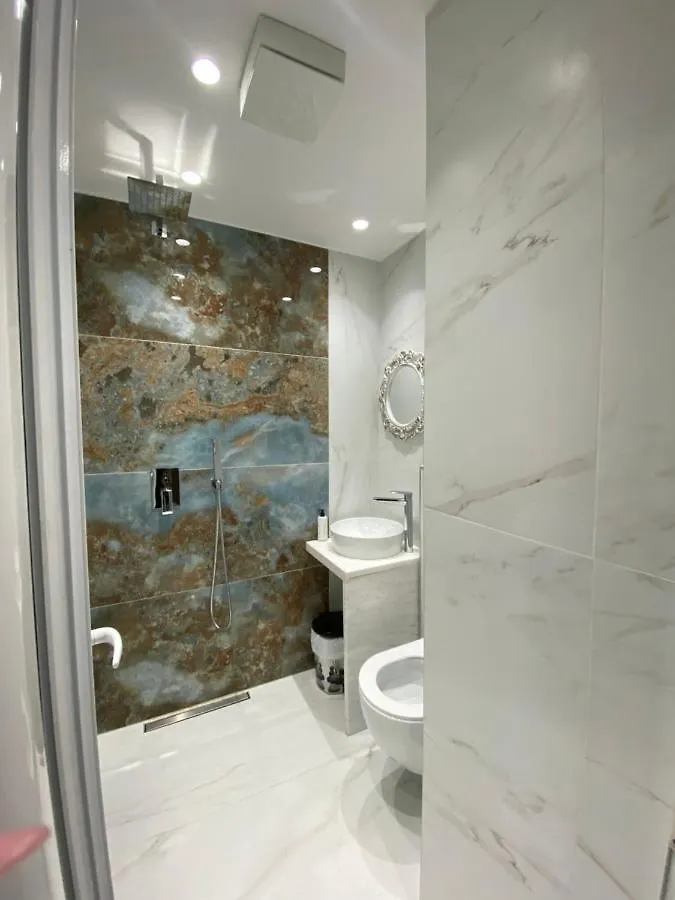 公寓 Apartament In Blloku In Front Of Taiwan 地拉那