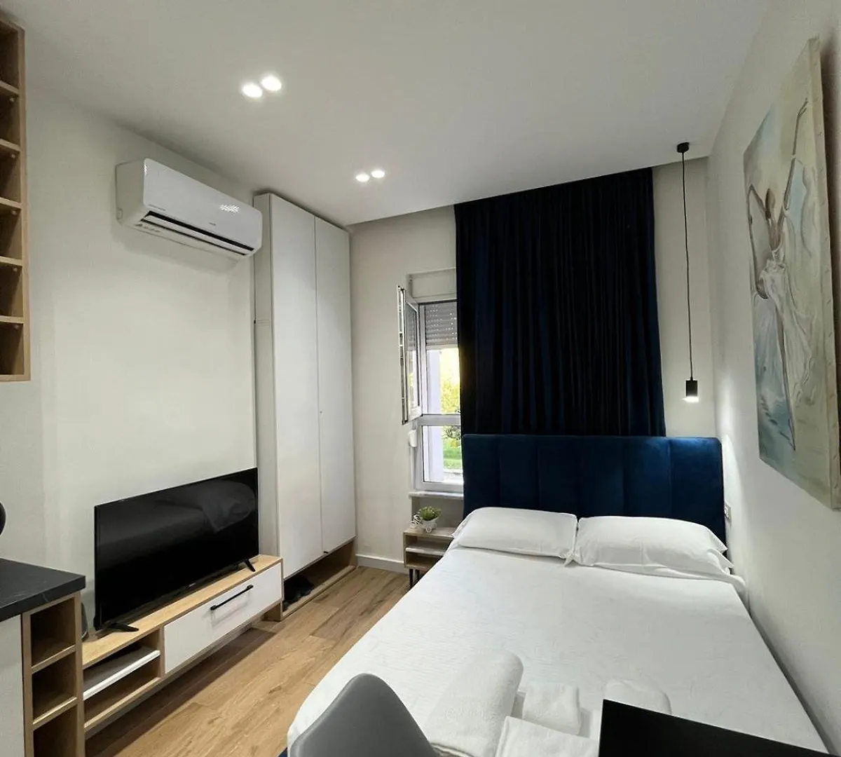 Apartament In Blloku In Front Of Taiwan 地拉那